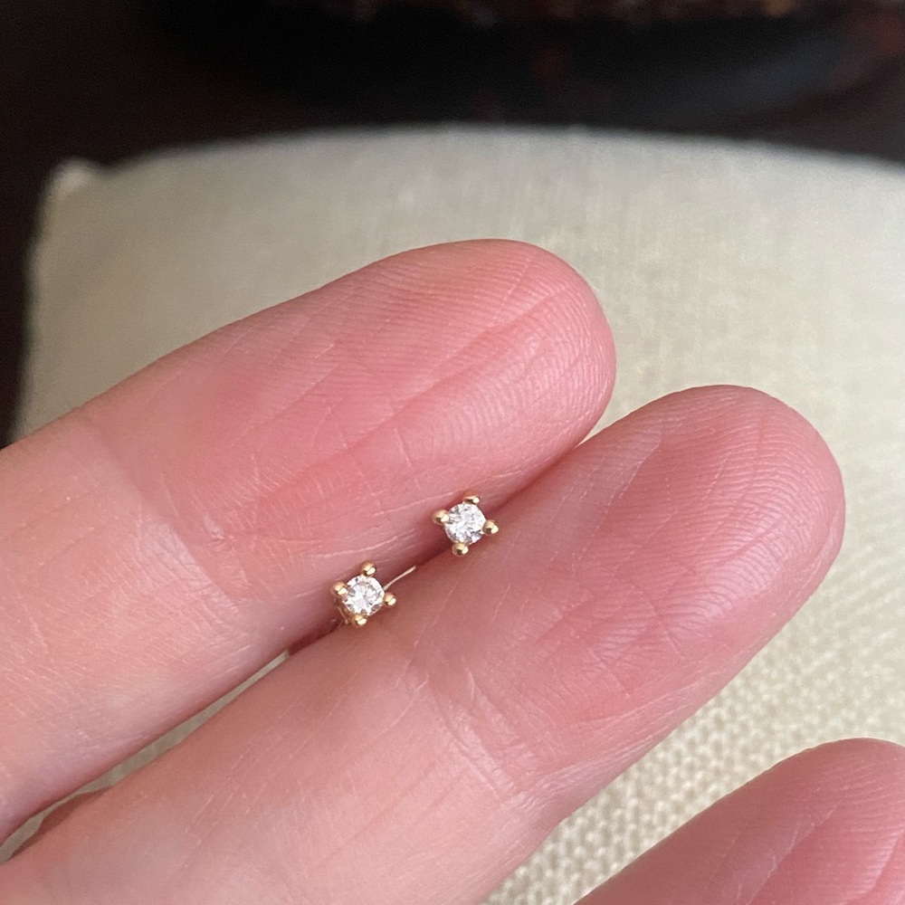 Classic Gold Round CZ Stud Earrings - Minimal Women's Jewelry